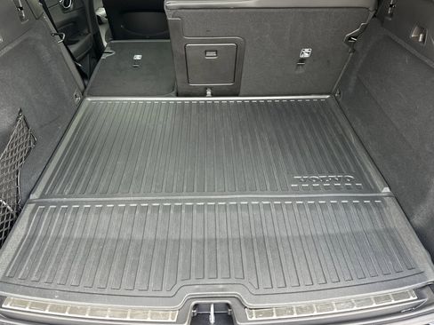 Certified 2024 Volvo XC60 T8 Ultimate w/ Protection Package Premier image 18