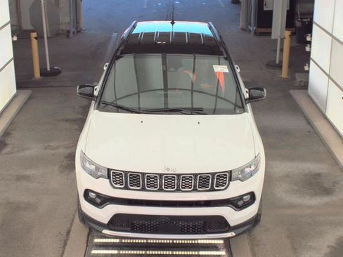 Used 2024 Jeep Compass Limited AWD/4WD image 3