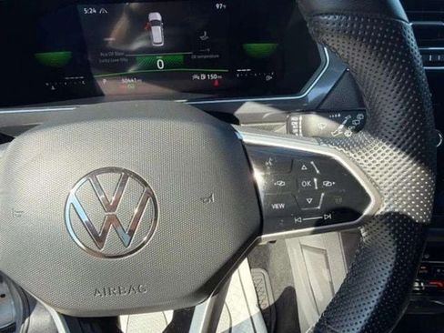 Used 2022 Volkswagen Tiguan SE R-Line AWD/4WD image 11