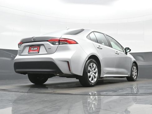 Used 2025 Toyota Corolla LE FWD image 29