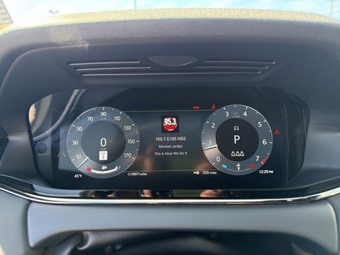 Used 2024 Land Rover Range Rover Evoque Dynamic SE image 10