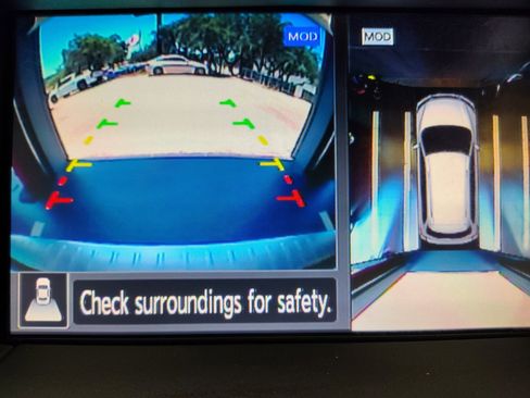Used 2017 Nissan Pathfinder Platinum FWD image 16