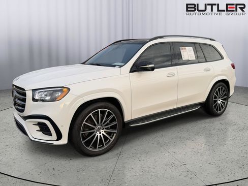 Used 2025 Mercedes-Benz GLS 450 4MATIC image 2