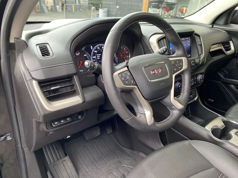 Used 2022 GMC Terrain Denali w/ Denali Premium Package AWD/4WD image 2