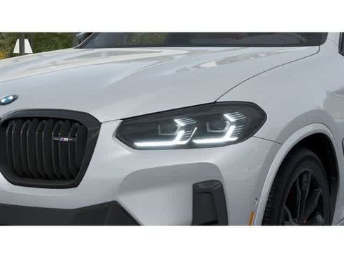 New 2025 BMW X4 M40i image 6