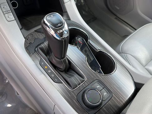 Used 2019 GMC Acadia SLT FWD image 29