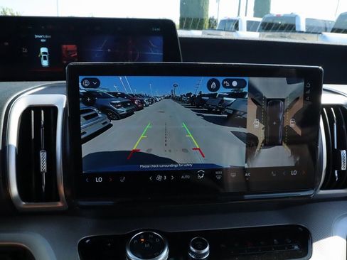 New 2025 Ford Expedition Active image 6