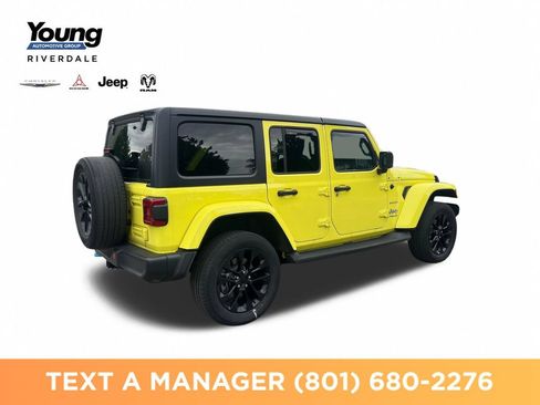Used 2022 Jeep Wrangler Unlimited Sahara w/ Cold Weather Group AWD/4WD image 5