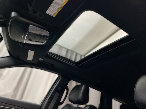 Used 2019 Jeep Grand Cherokee Limited image 26