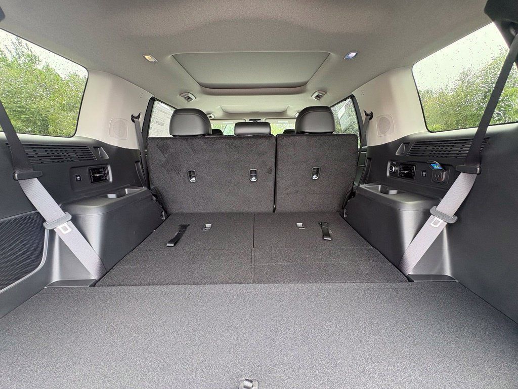 New 2027 Hyundai Santa Fe Limited FWD image 28