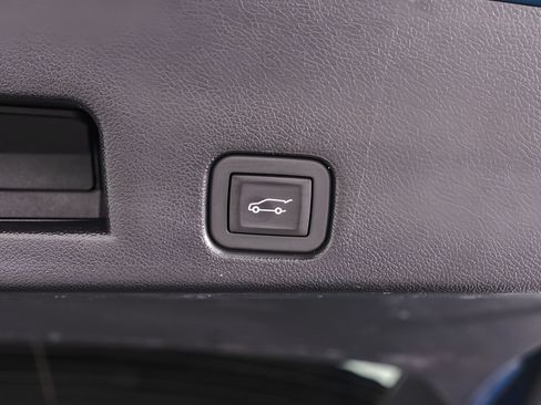 Used 2025 Buick Enclave Preferred FWD image 42
