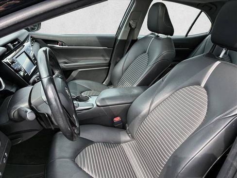 Used 2019 Toyota Camry SE FWD image 12