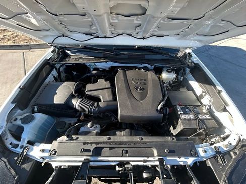 Used 2023 Toyota Tacoma TRD Off-Road image 35