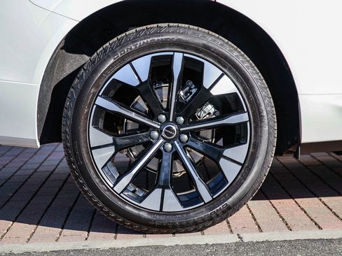 Certified 2026 Volvo XC60 B5 Plus w/ Climate Package image 10