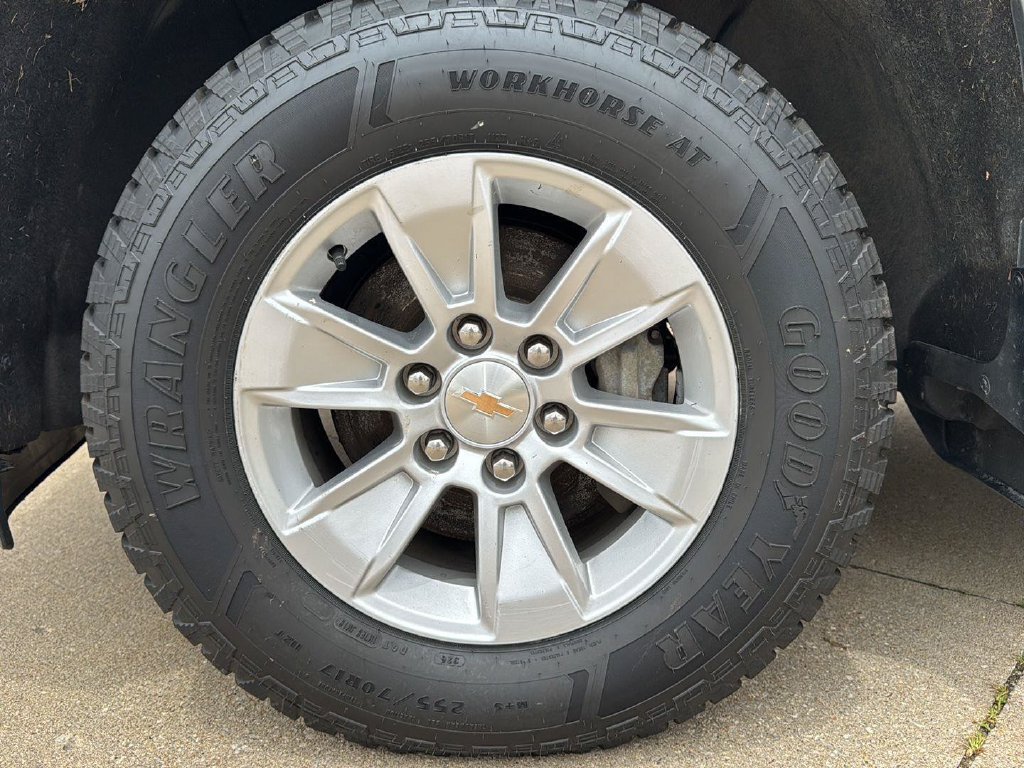 Used 2025 Chevrolet Silverado 1500 LT AWD/4WD image 25