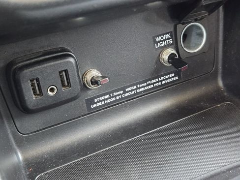 Used 2022 Chevrolet Colorado LT w/ Fleet Safety Package RWD image 21