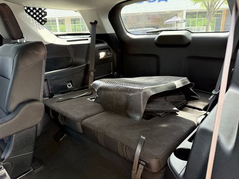 Used 2023 Ford Explorer XLT AWD/4WD image 24