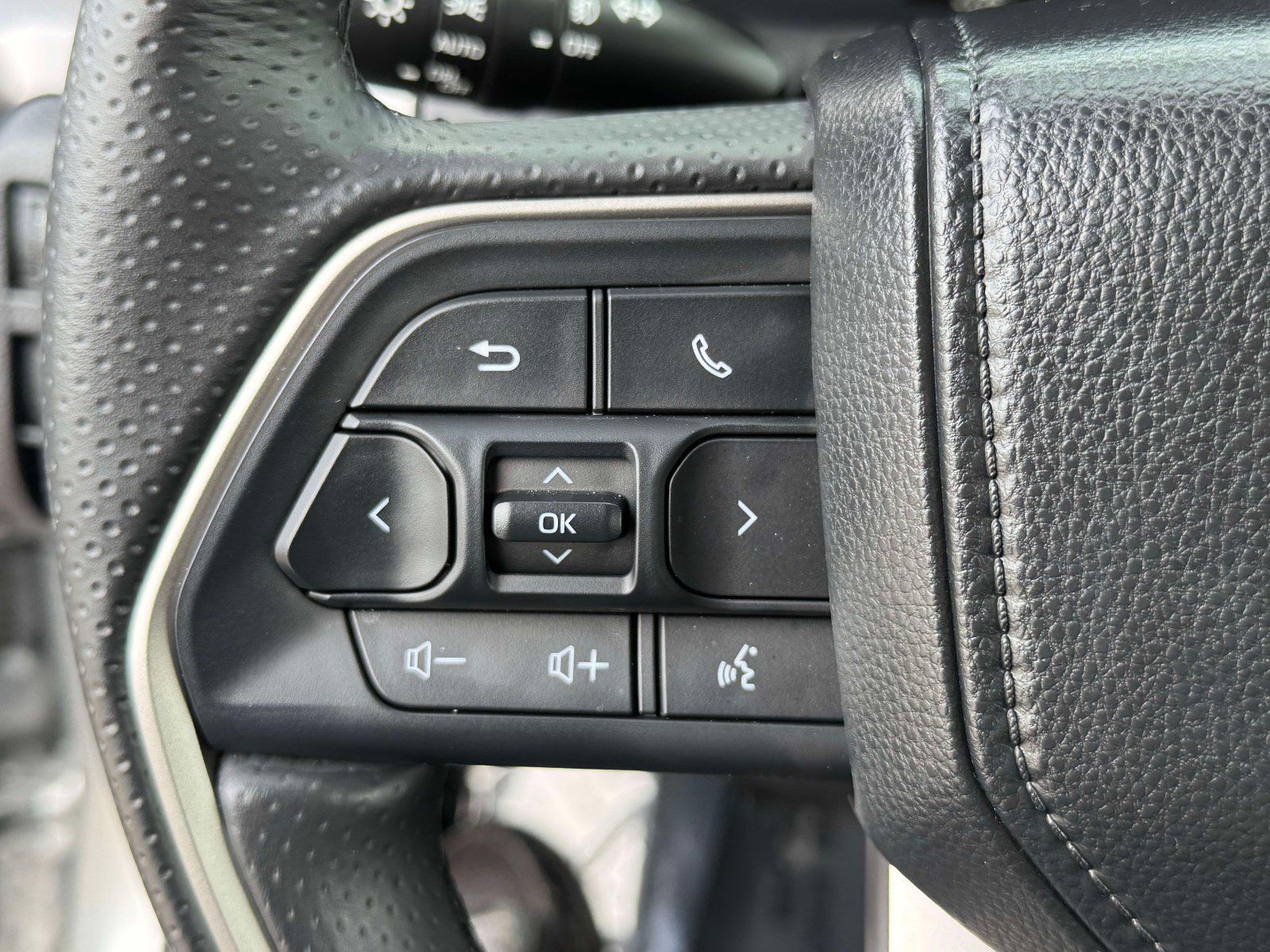 Used 2026 Toyota 4Runner SR5 AWD/4WD image 19