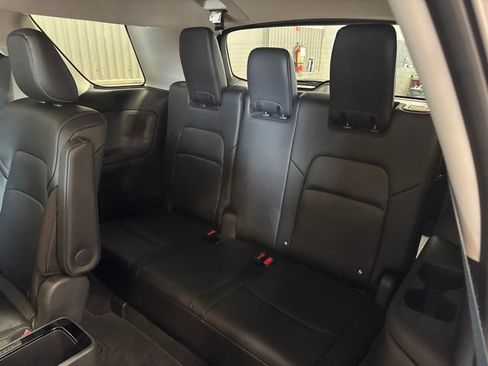 Used 2025 Nissan Pathfinder SL w/ SL Premium Package AWD/4WD image 13