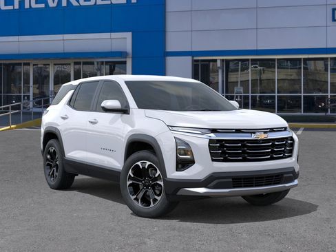 New 2026 Chevrolet Equinox LT w/ Convenience Package II FWD image 7