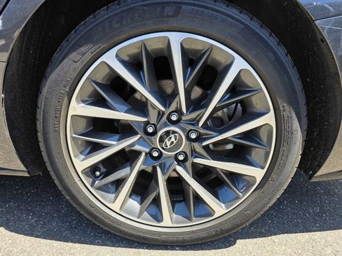 Used 2021 Hyundai Sonata Limited w/ Preferred Accessory Package FWD image 3