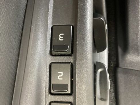 Used 2018 Volvo V60 T5 Dynamic image 18