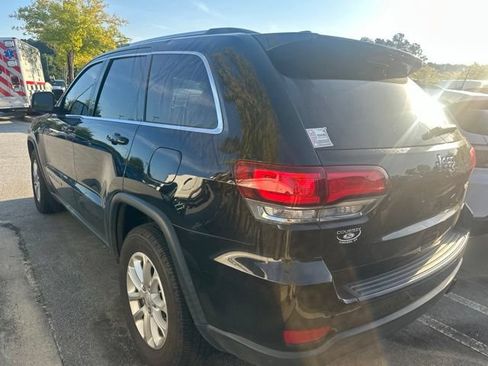 Used 2021 Jeep Grand Cherokee Laredo RWD image 2