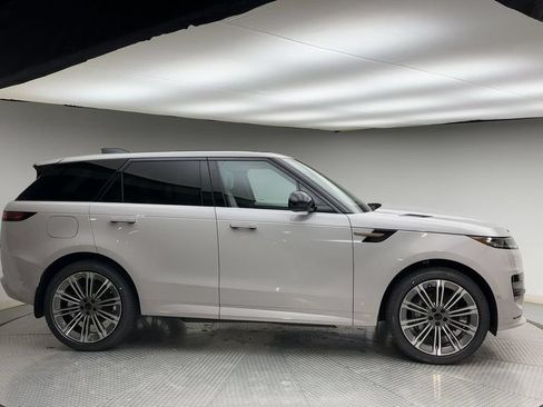 Certified 2026 Land Rover Range Rover Sport Dynamic SE AWD/4WD image 9