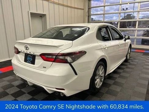 Used 2024 Toyota Camry SE FWD image 3