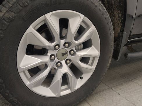 Used 2021 Chevrolet Silverado 1500 Custom AWD/4WD image 31