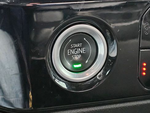 Used 2023 GMC Sierra 1500 Elevation image 30