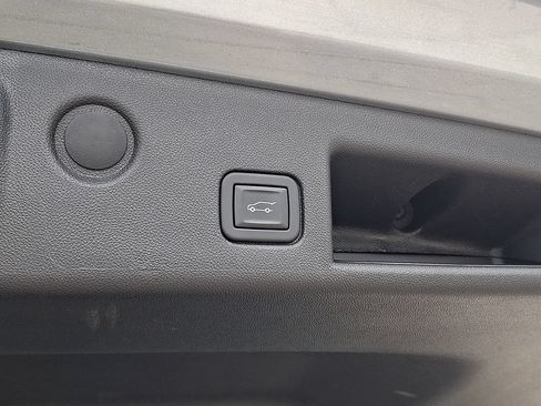 Used 2024 Chevrolet Equinox LT FWD image 28