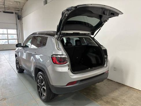 Used 2022 Jeep Compass Limited AWD/4WD image 4