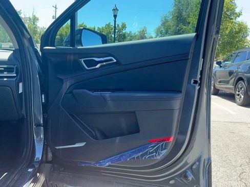 Certified 2025 Kia Sportage EX w/ EX Premium Package image 21