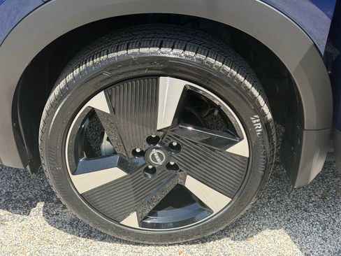 Certified 2025 Nissan Kicks SR FWD image 18