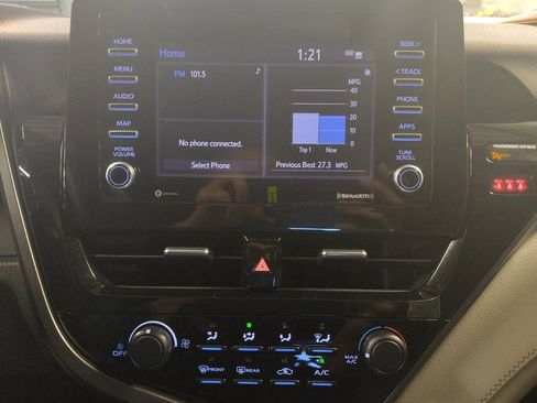 Used 2021 Toyota Camry LE image 25