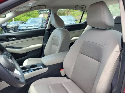 Used 2025 Nissan Altima 2.5 SV FWD image 18