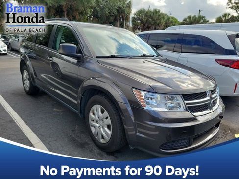 Used 2020 Dodge Journey SE FWD image 1