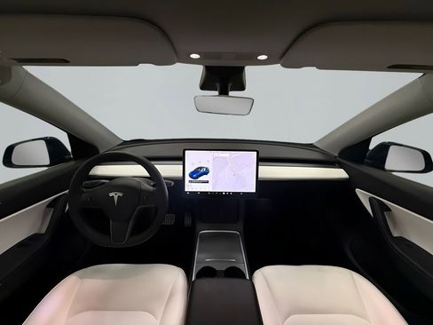 Used 2021 Tesla Model Y Performance image 15