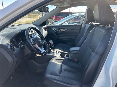 Used 2017 Nissan Rogue SL w/ SL Premium Package image 6