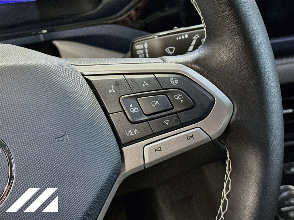 Used 2024 Volkswagen Taos SE AWD/4WD image 12