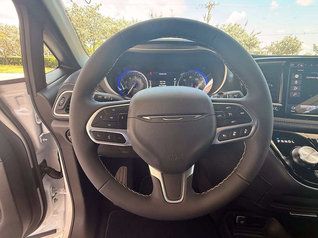 New 2027 Chrysler Pacifica Select FWD image 20