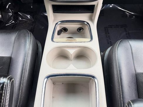 Used 2018 Dodge Grand Caravan SXT FWD image 25