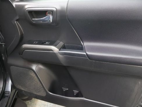 Used 2023 Toyota Tacoma TRD Sport AWD/4WD image 12