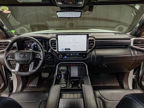 Used 2025 Toyota Tundra Platinum AWD/4WD image 15