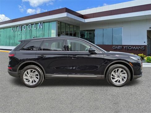 Used 2025 Lincoln Corsair Premiere image 3