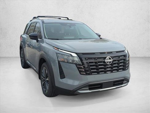 New 2026 Nissan Pathfinder Platinum FWD image 3