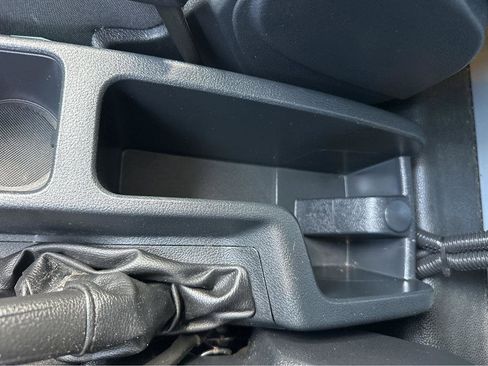 Used 2020 Ford Transit Connect XL image 27