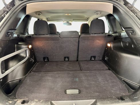 Used 2017 Jeep Cherokee Latitude w/ Cold Weather Group image 21