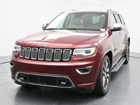 Used 2018 Jeep Grand Cherokee Overland AWD/4WD image 3